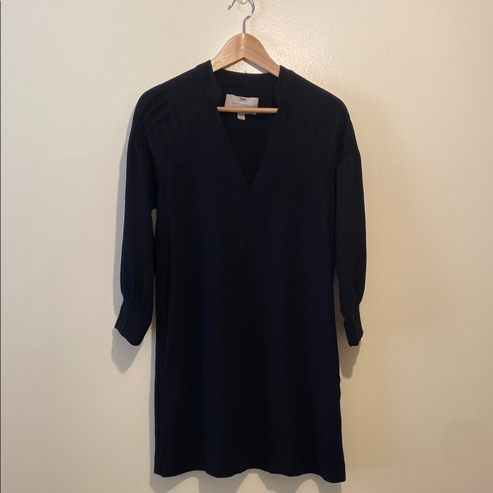 BROCHU WALKER Black V-Neck Dress with pockets. Size XS